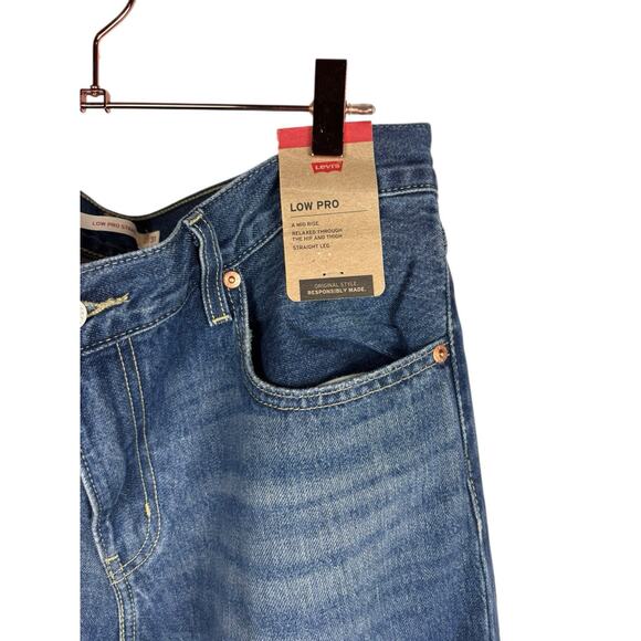 New Levi's Low Pro Straight Jeans Women's Size 31 Blue Denim NWT Distressed - Picture 6 of 6